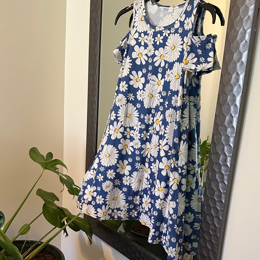 Charming Daisy Print Kids Dress in Blue